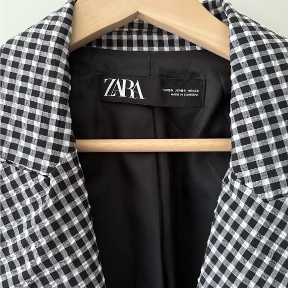 Zara EUC Black and White Checkered Blazer | US 04 - Picture 2 of 11